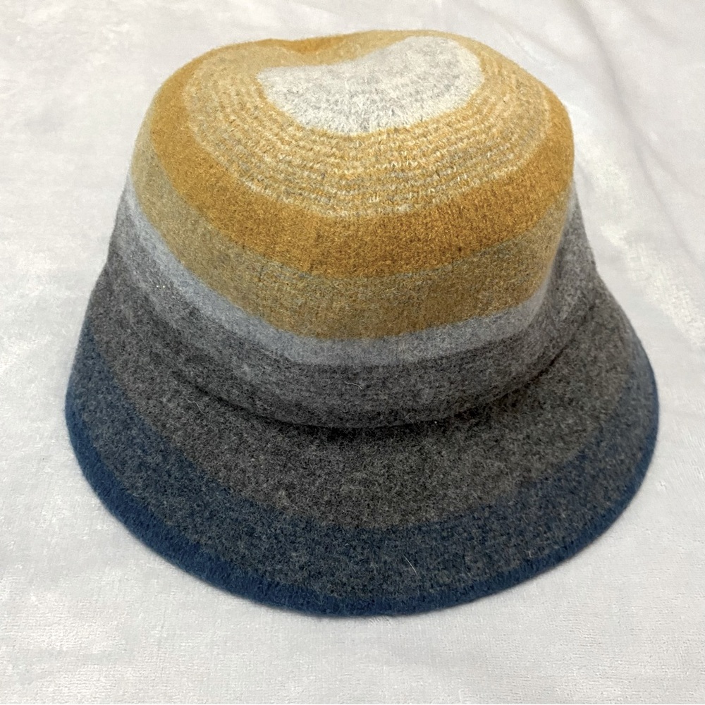Duluth Trading Company women’s wool blend bucket hat